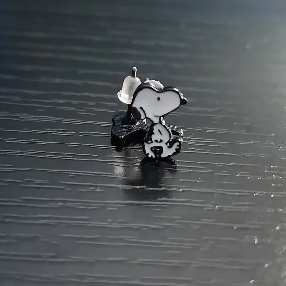 Peanuts Snoopy Inspired Earrings - Picture 3 of 5